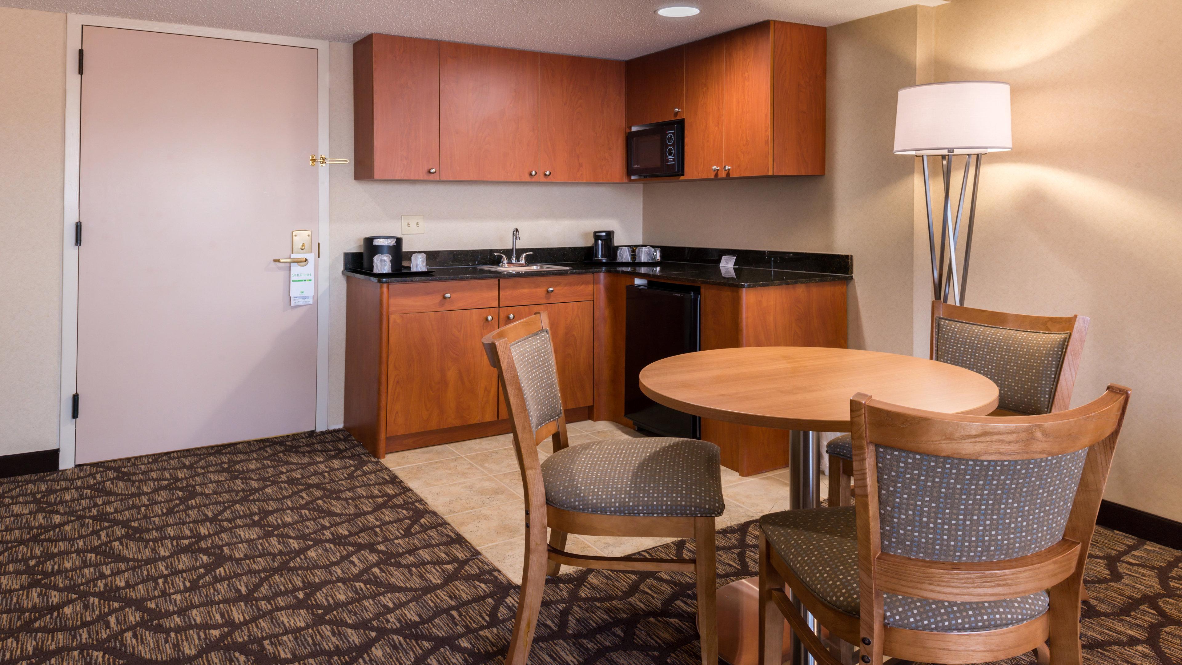 Holiday Inn Hotel & Suites Warren By Ihg Экстерьер фото