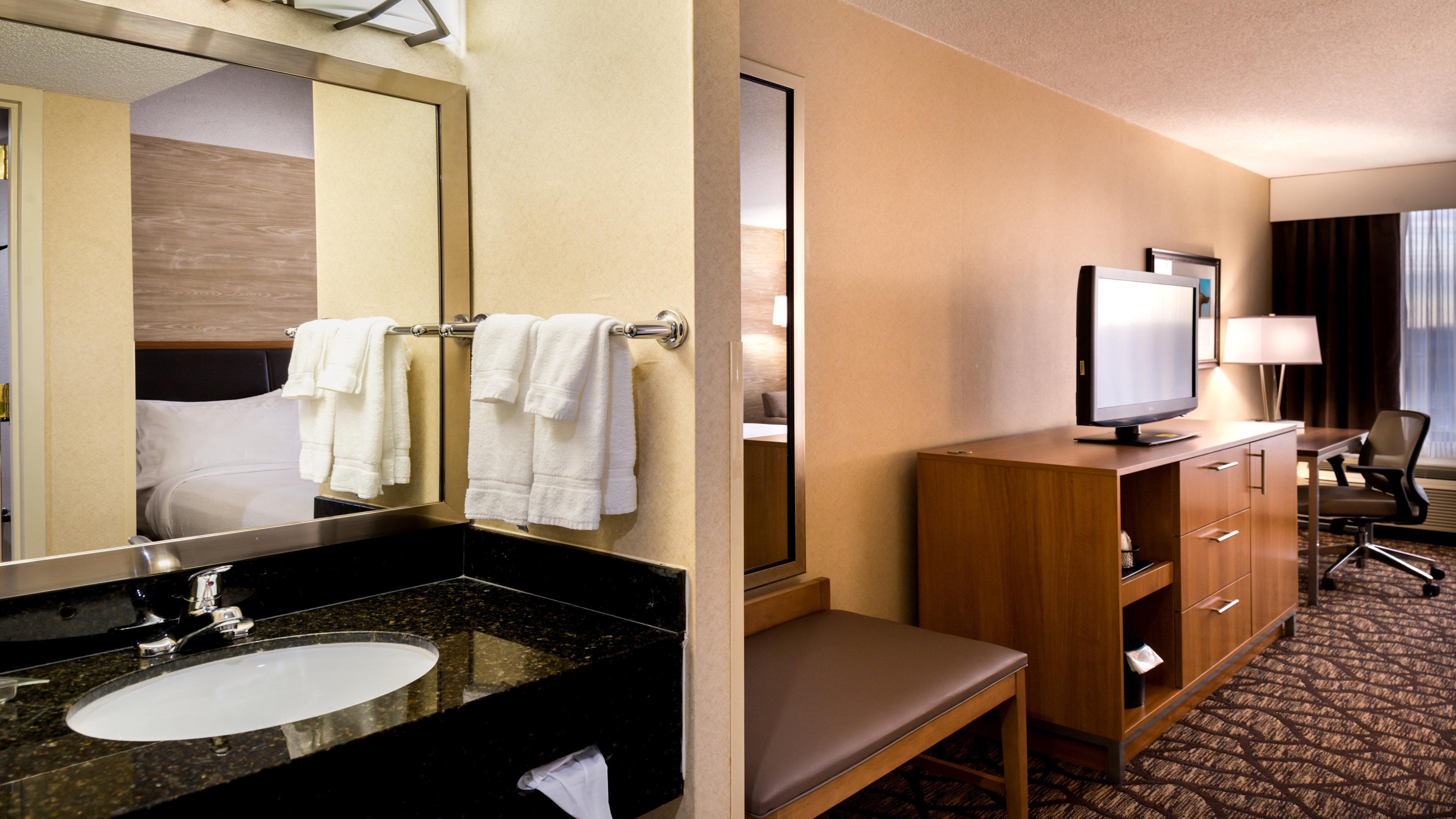 Holiday Inn Hotel & Suites Warren By Ihg Экстерьер фото