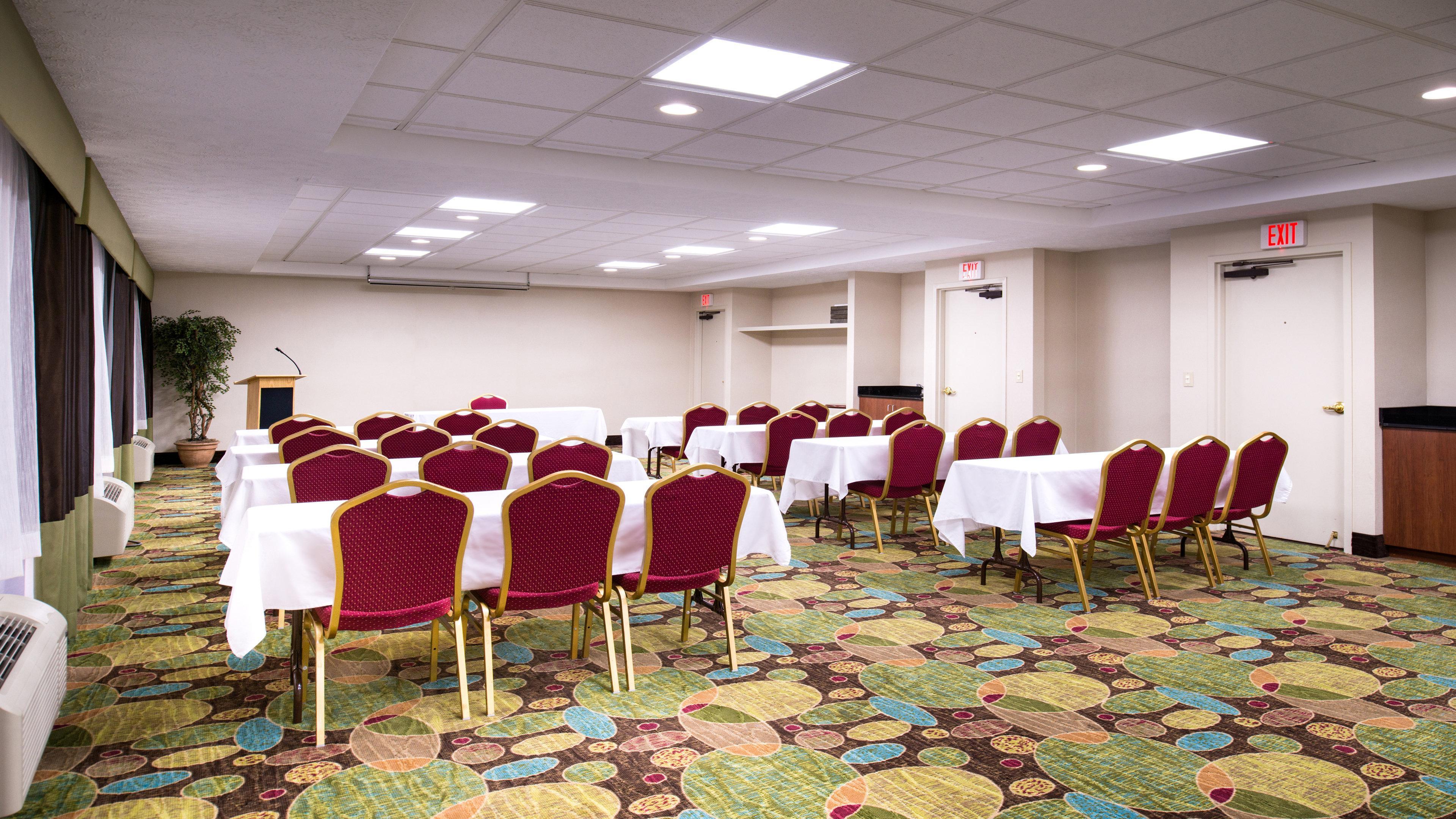 Holiday Inn Hotel & Suites Warren By Ihg Экстерьер фото