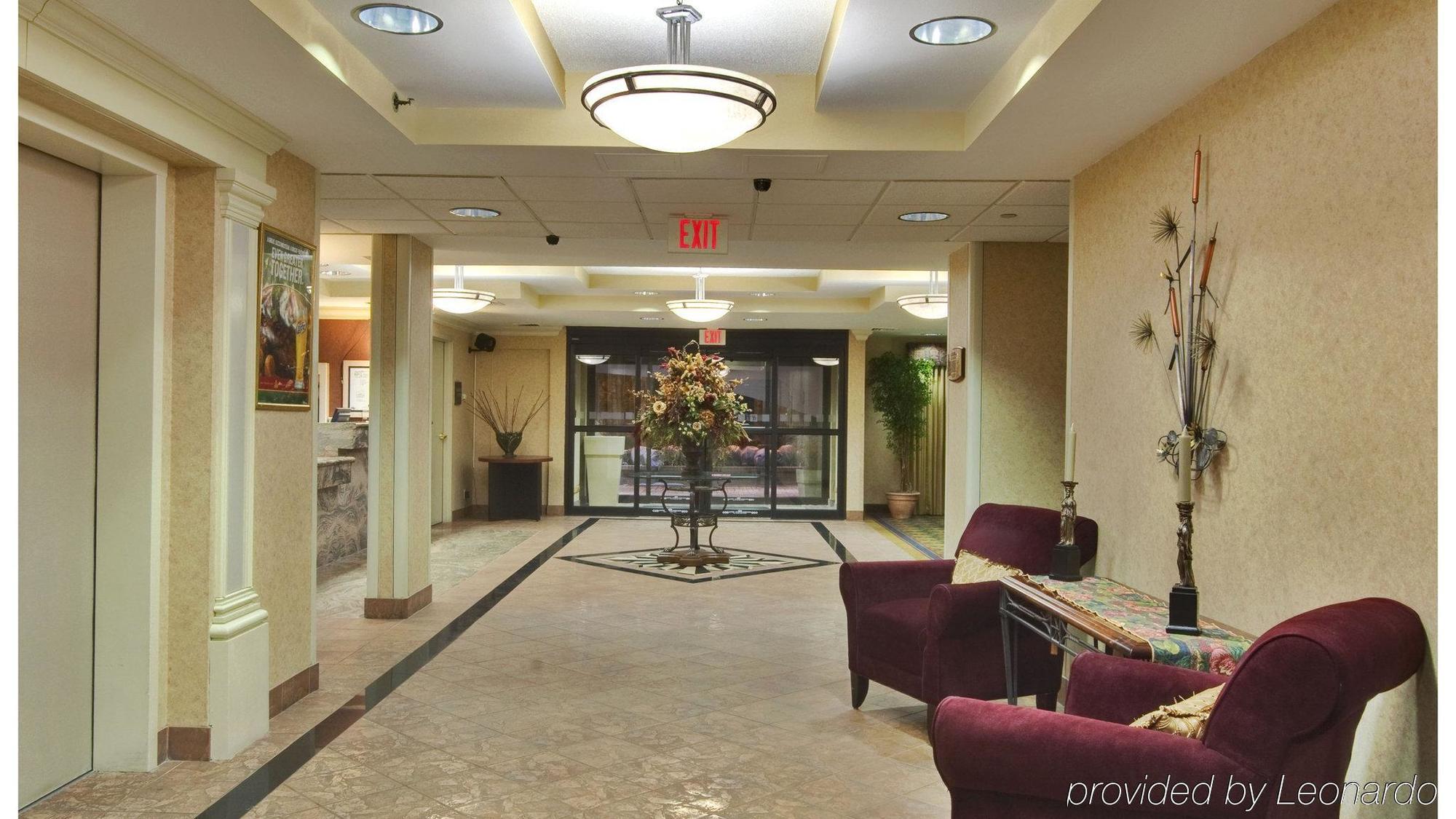 Holiday Inn Hotel & Suites Warren By Ihg Экстерьер фото