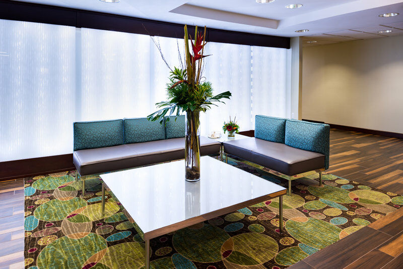 Holiday Inn Hotel & Suites Warren By Ihg Экстерьер фото