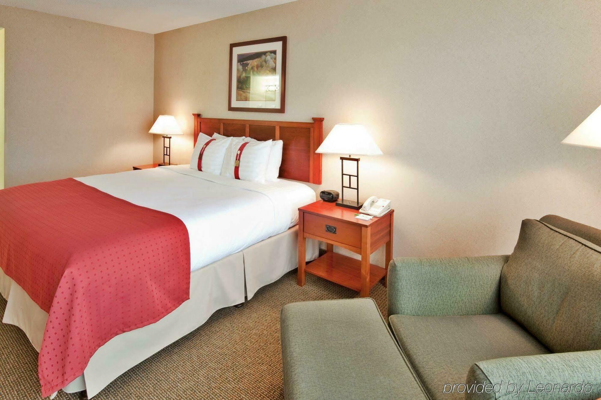 Holiday Inn Hotel & Suites Warren By Ihg Экстерьер фото